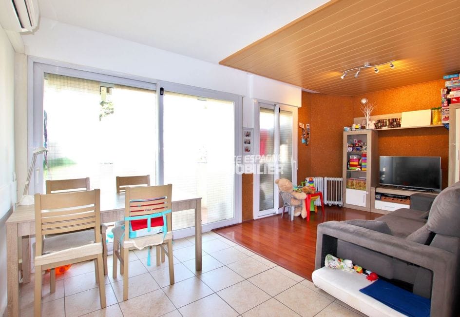 achat appartement costa brava, 3 pièces 55 m², séjour avec accès à la terrasse