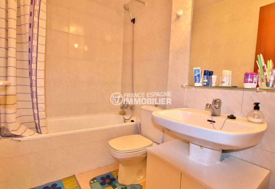 acheter appartement rosas, 2 pièces 50 m², salle de bain avec baignoire et wc