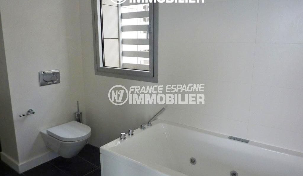 agence immo roses espagne: villa ref.2392, bathrooms with toilets