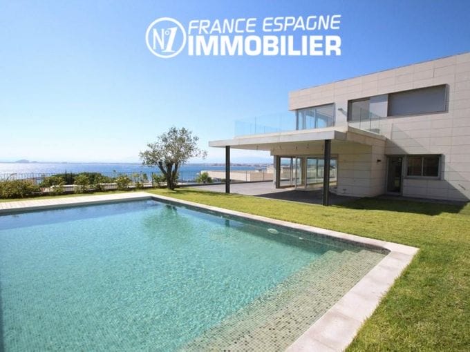 immo roses: villa ref.2391, sea view near beach, swimming pool, parking and private cellar