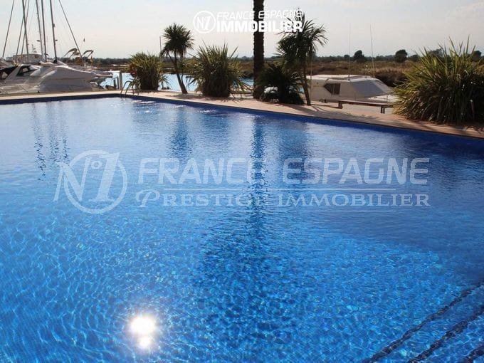 vente appartement rosas, résidence standing avec vue canal, piscine et parc pour enfants