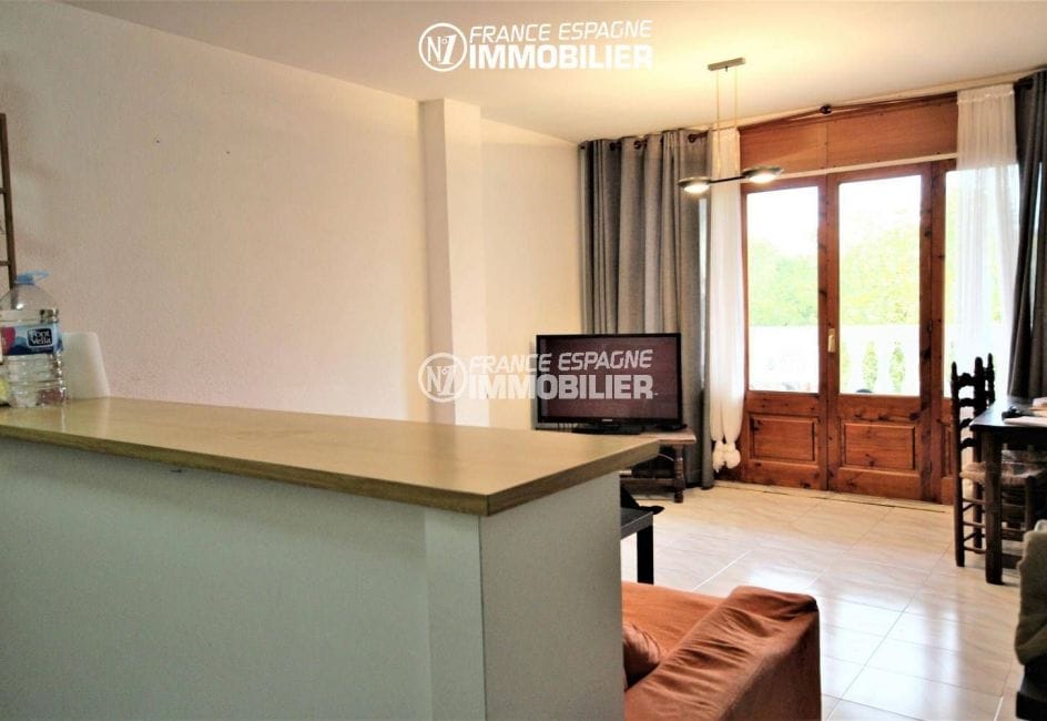 acheter appartement empuriabrava, 67 m², salon / séjour avec accès à la terrasse