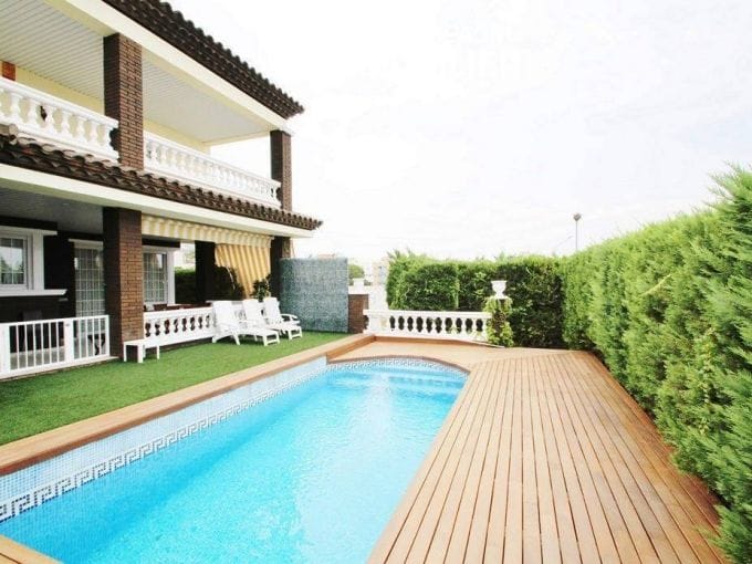 real estate costa brava: villa ref.1636, with studio, pool, near beach