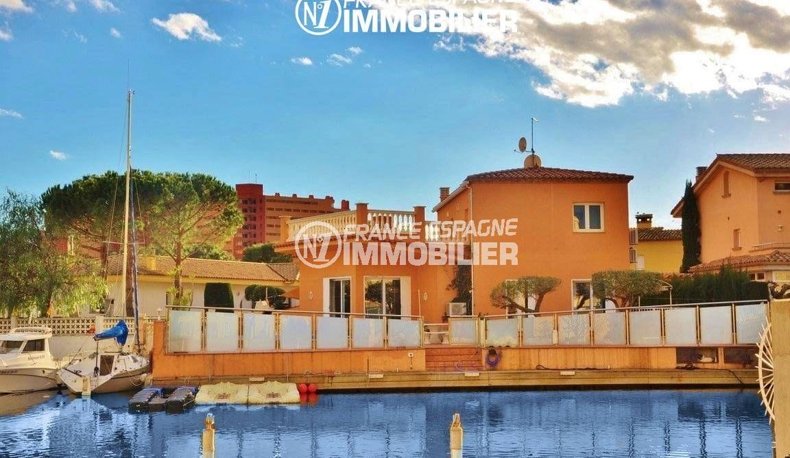 immo roses espagne: ref.2826, canal view and 236 m² villa 