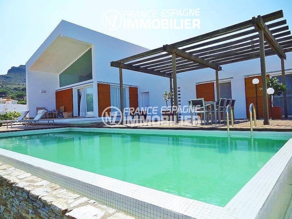 immo llanca: villa 350 m², terrasse vue mer, jardin 600 m², piscine