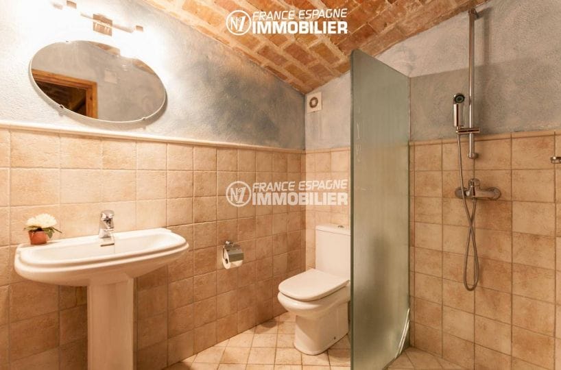 maison a vendre en espagne pres de la frontiere francaise, ref.3306, vue sur salle d'eau