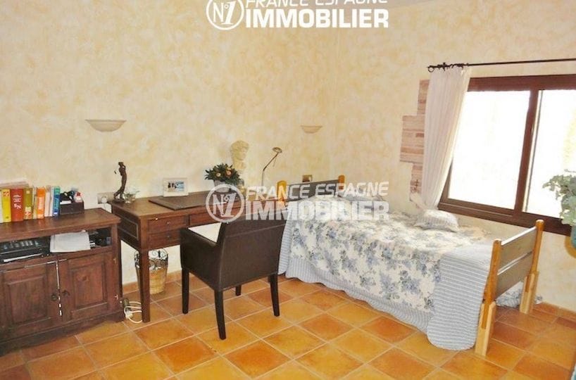 costabrava immo: villa ref.936, quatrième chambre avec lit simple et rangements