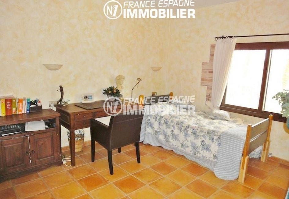 costabrava immo: villa ref.936, quatrième chambre avec lit simple et rangements