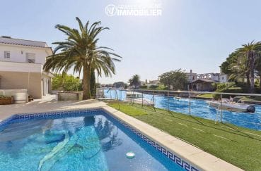 marina empuriabrava : villa à vendre avec amarre 14 m & piscine