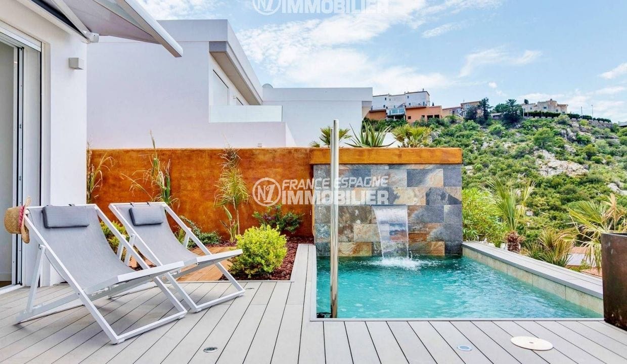Casa en venda Espanya, ref.3433, visió general de la terrassa i la piscina