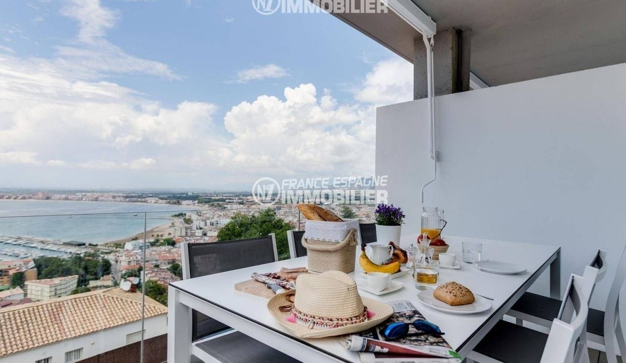 Comprar Roses Espanya: Vila ref.3433, esmorzar a la terrassa, vista panoràmica
