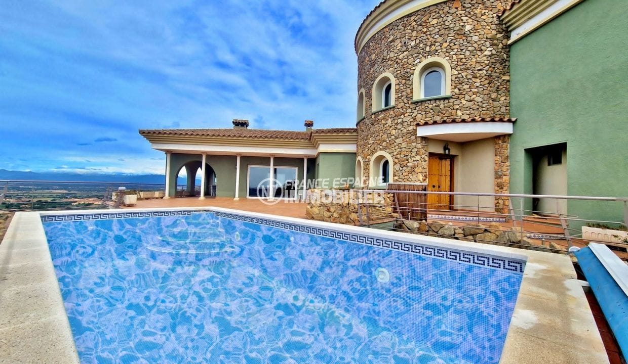 Casa en venda Espanya, ref.2364, vistes al mar, piscina i garatge + apartament independent