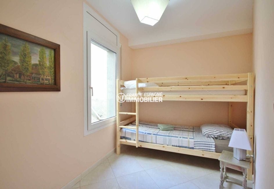 vente immobilière costa brava: villa ref.2364, première chambre avec lits superposés