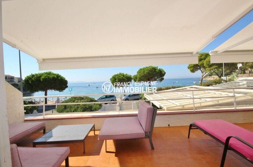 vente appartement rosas vue mer: 70 m² en front de mer, plage à 50 m
