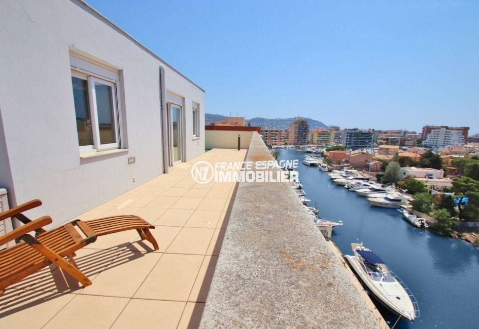 immobilier costa brava: appartement ref.3482, aperçu de la terrasse avec vue canal
