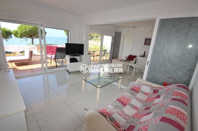 agence immobiliere roses: appartement vue mer imprenable, plage 50 m