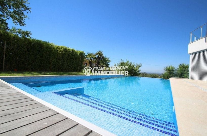la costa brava: villa standing, vue sur la piscine de 11 m x 5 m