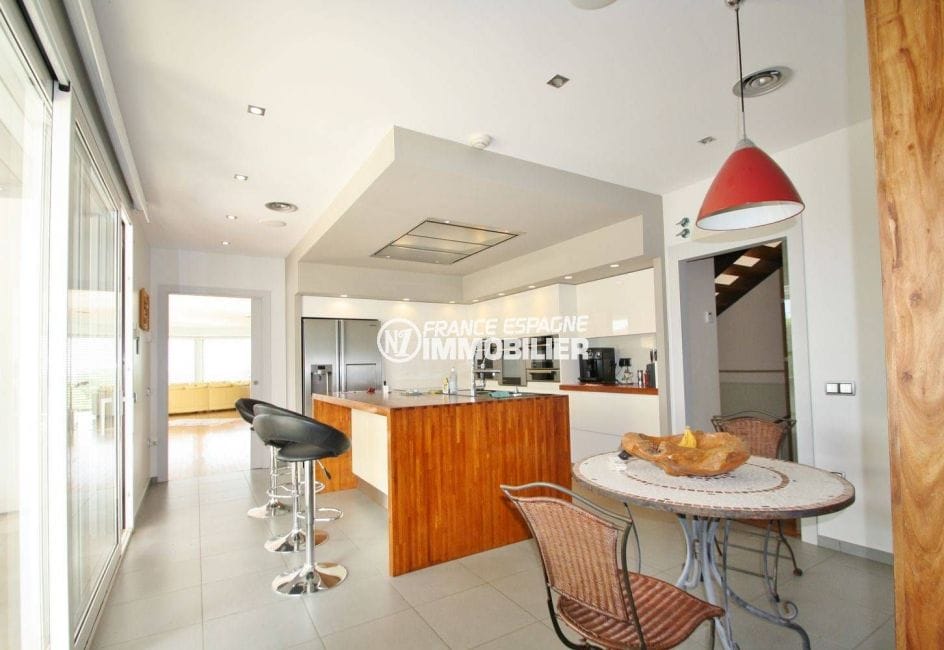 immobilier costa brava vue mer: villa 476 m², cuisine indépendante avec rangements, coin repas