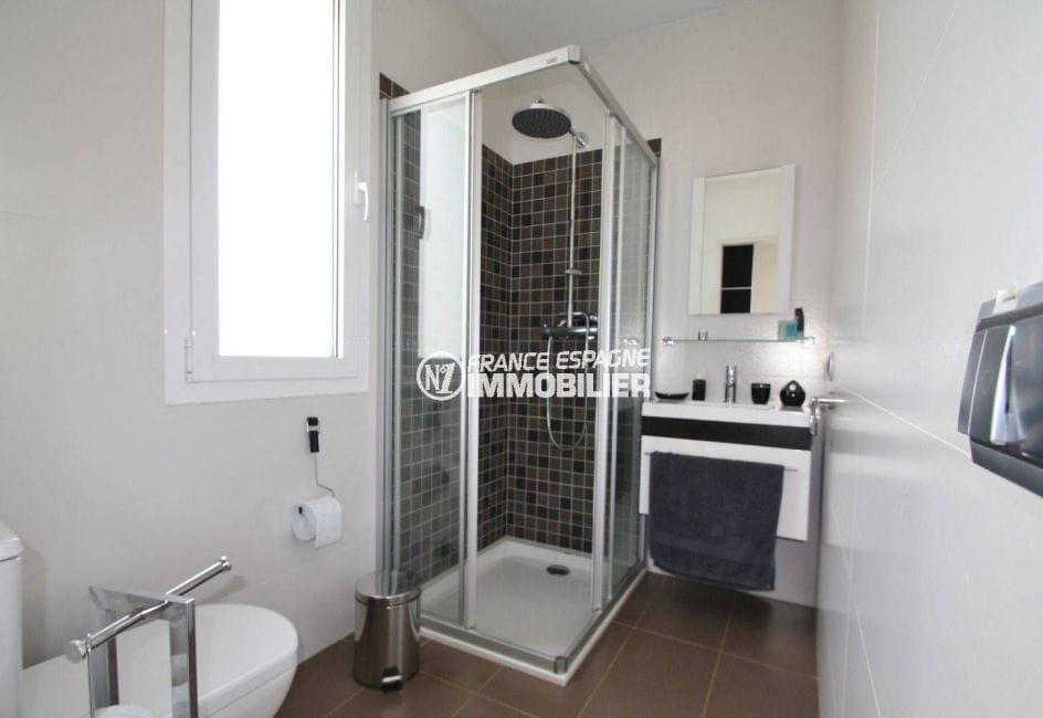 acheter malin costa brava: villa 476 m², salle d'eau avec douche à l'italienne, vasque et wc