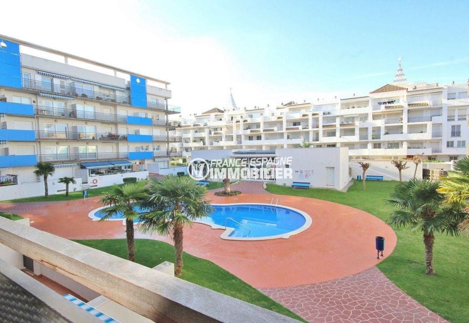 agence immobilière roses : vend appartement à santa margarita avec piscine commune