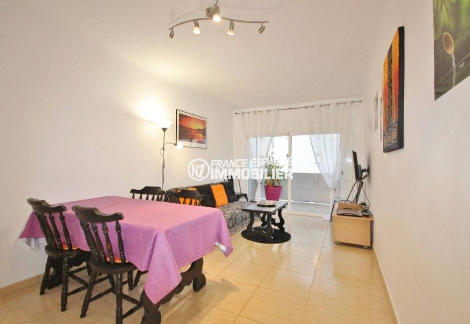 vente appartement rosas, appartement 57 m² à 400m plage, salon / séjour accès terrasse 10 m²
