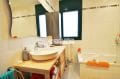 costa brava immobilier: villa ref.3582, salle de bains avec baignoire et vasque