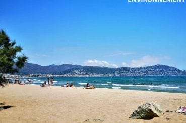 roses espagne: appartement récent avec petite vue mer, parking privé, proche plage