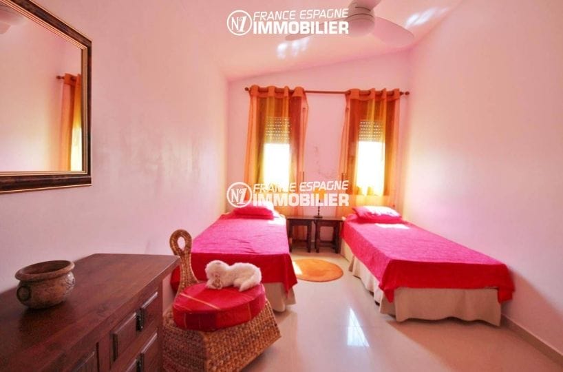 agence immobillière costa brava espagne: villa 516 m², chambre avec 2 lits simples