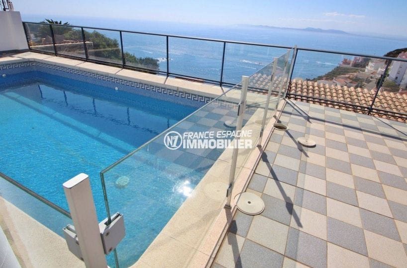 immo rosas: villa 230 m², piscine sécurisée avec jolie vue sur la mer
