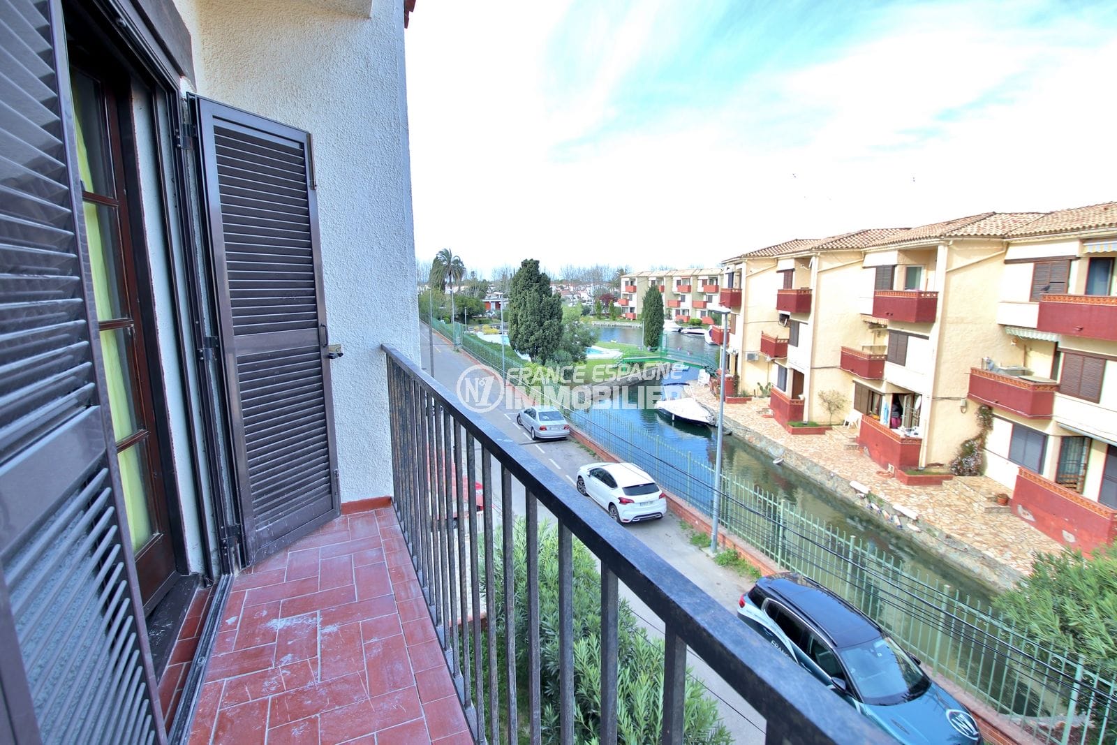 immo empuria, appartement 2 pièces 40 m² avec balcon vue marina dans petite résidence, parking commun