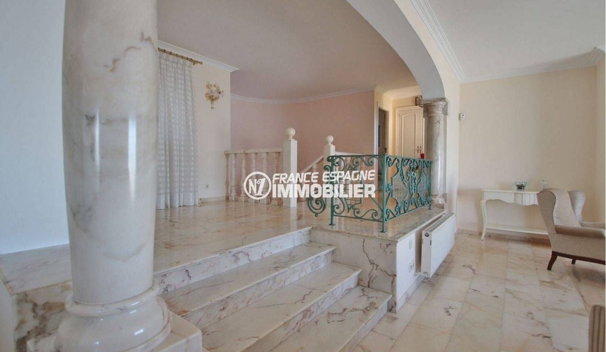la costa brava: villa ref.3614, overview of columns and floors in light marble