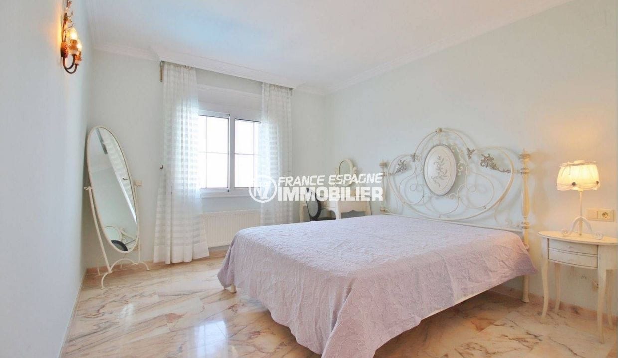 real estate agency roses: villa ref.3614, room of the second suite