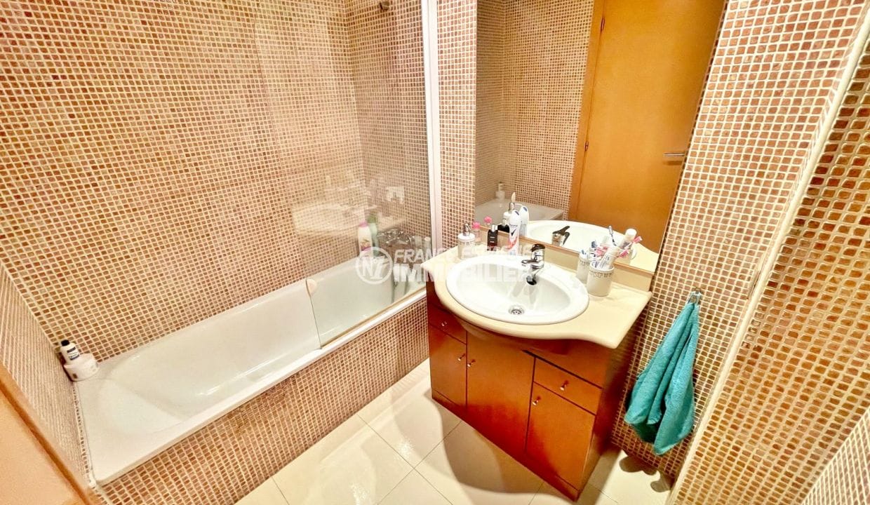 vente appartement rosas espagne, ref.3624, salle de bains: baignoire, vasque, wc