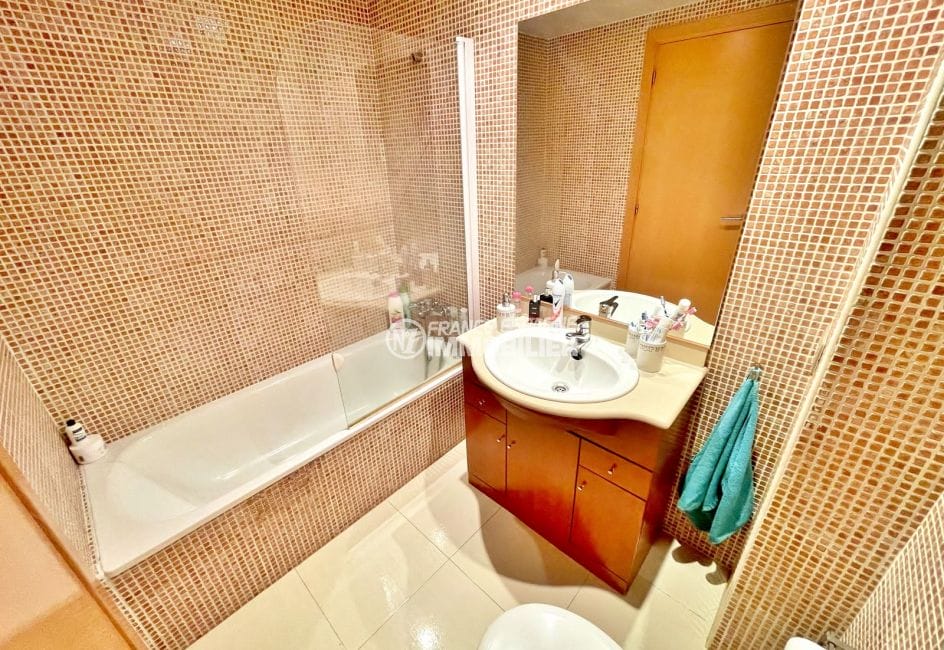 vente appartement rosas espagne, ref.3624, salle de bains: baignoire, vasque, wc
