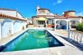 Immo center empuriabrava, N1 France Espagne vend villa 216 m², piscine & amarre
