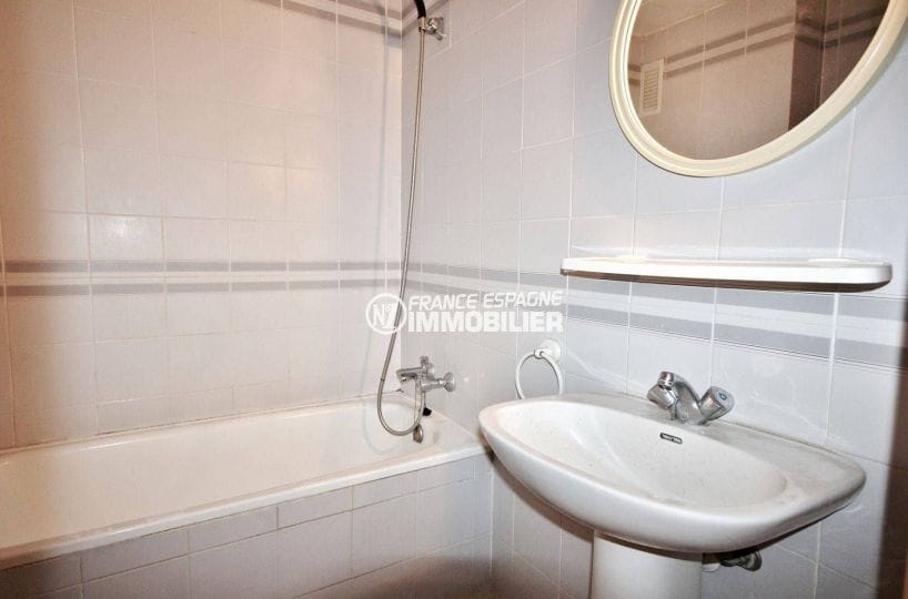 agence immo empuriabrava: studio ref.3646, salle de bains avec baignoire