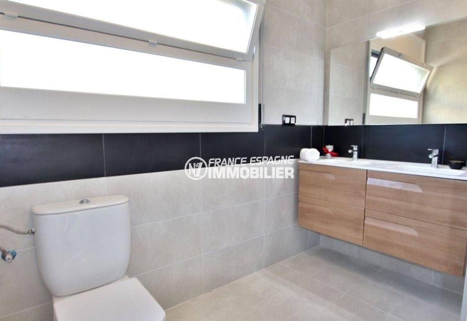 ventes immobilieres rosas espagne: villa ref.3512, double vasques avec des rangements et un wc