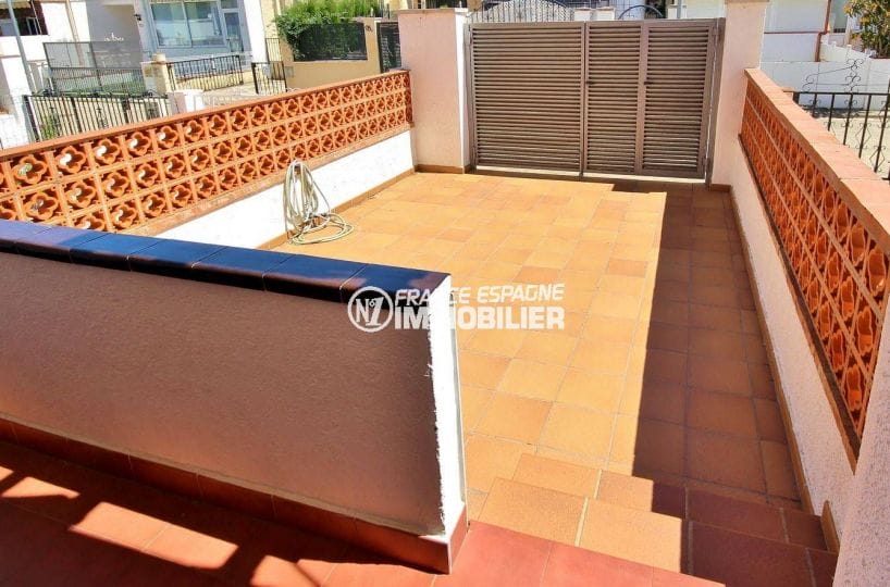 immobilier empuria brava: villa 75 m², première terrasse inondée de soleil