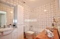 empuriabrava immobilier: appartement 54 m², salle de bain avec baignoir, rangements