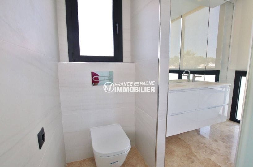 agence immobilière costa brava: villa ref.3721, suite parentale avec cabine wc dans la salle de bains