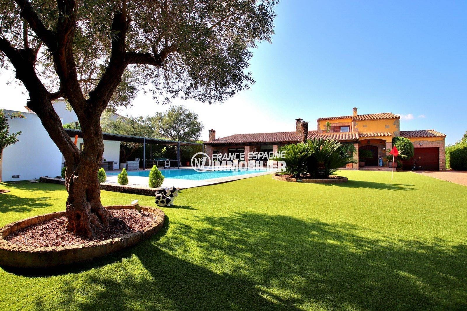 immobilier costa brava: villa standing et sécurisée avec piscine et garage, golf perelada