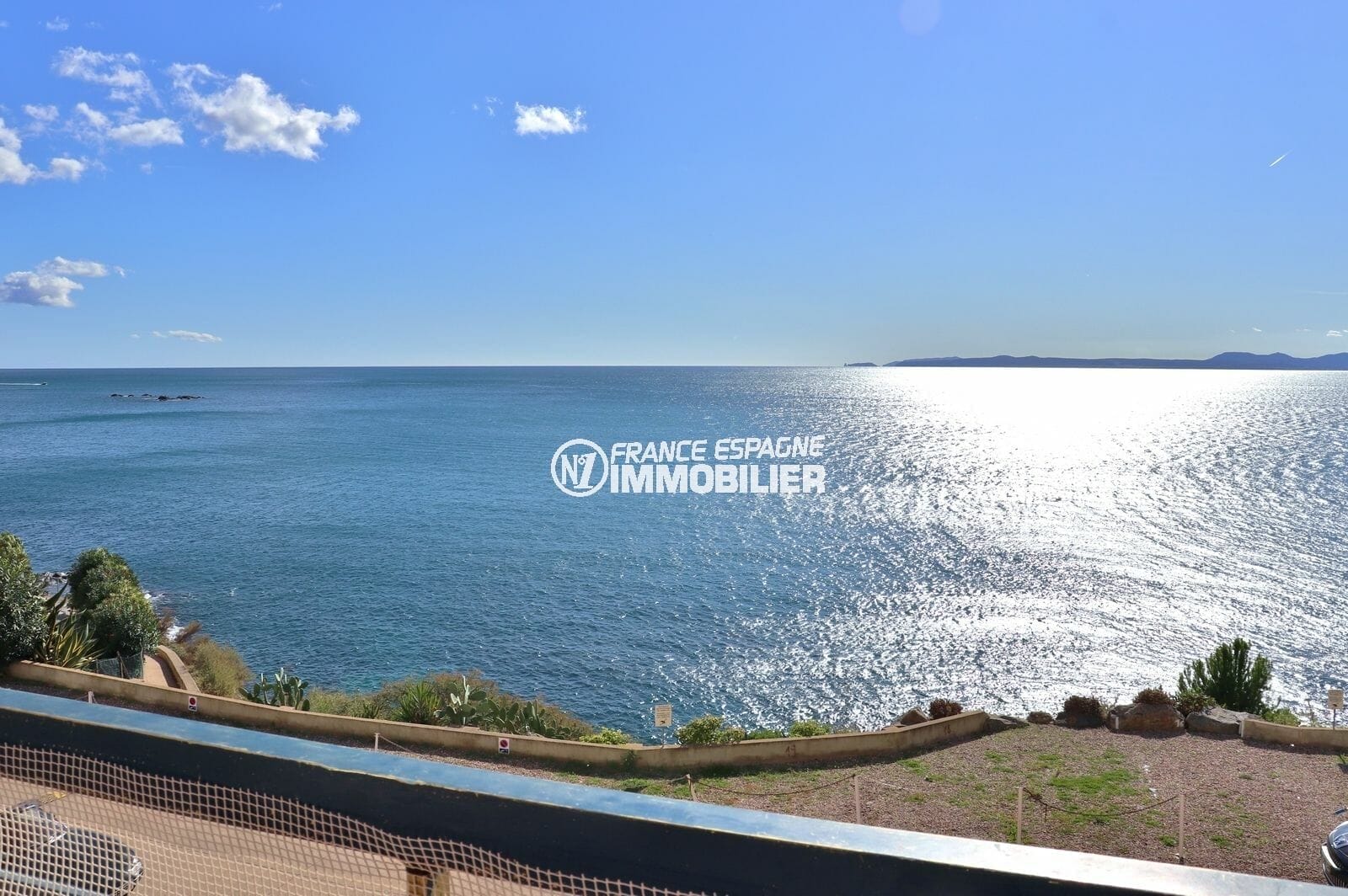 immobilier costa brava: studio ref.3761, terrasse avec coin repas et splendide vue mer
