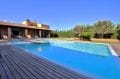 la costa brava: villa 362 m², piscine de 13 m x 8 m au sel avec pelouse synthétique