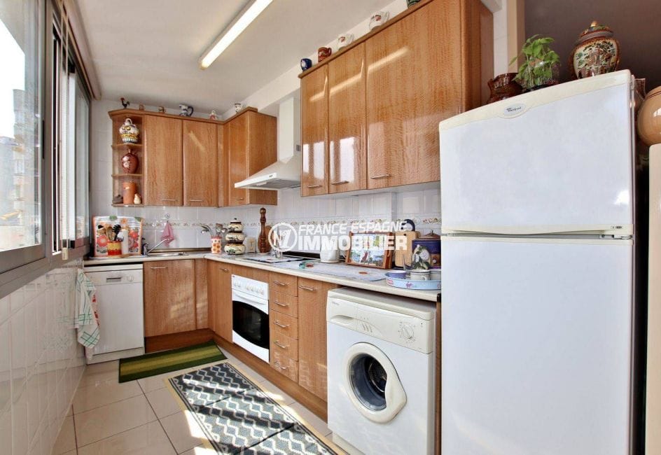 agence immo rosas: appartement ref.3749, cuisine indépendante ouverte et aménagée