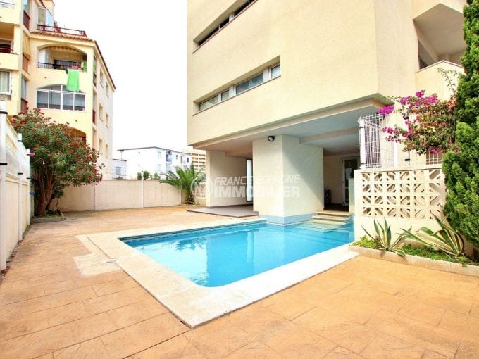 real estate agency roses: apartment ref.3749, in Santa Margarida, pool of the residence