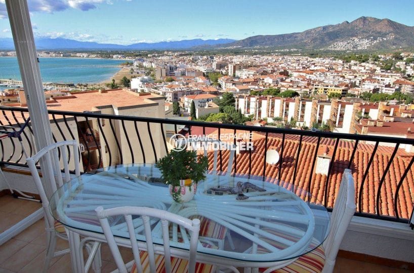 appartement a vendre a rosas, terrasse véranda avec vue mer