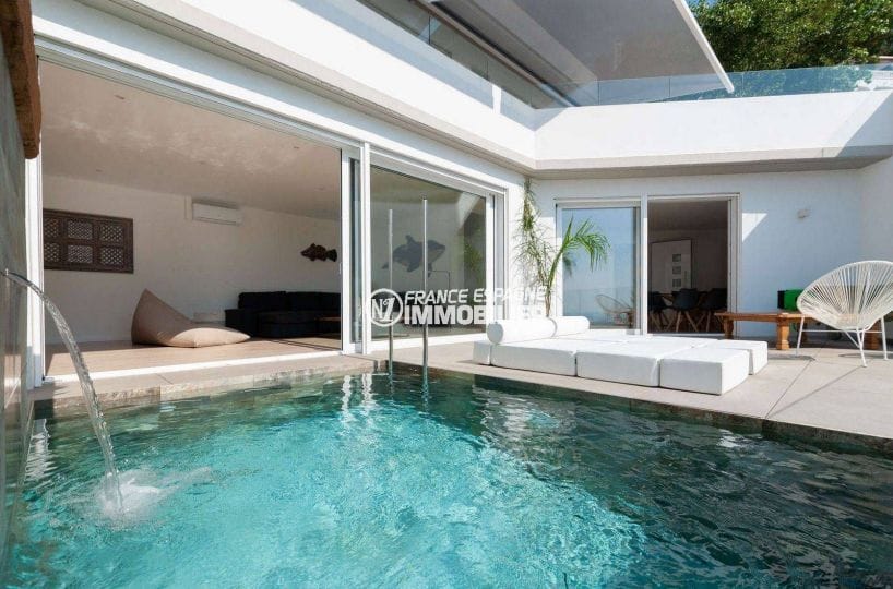 immo roses: villa contemporaine ref.3803, avec piscine et magnifique vue mer