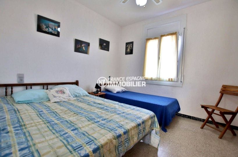 agence immobilière costa brava: villa ref.3773, aperçu seconde chambre avec lit double + lit simple