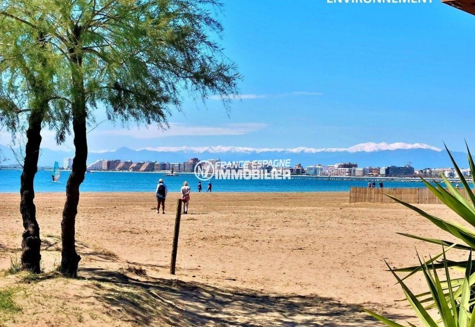 maison a vendre en espagne bord de mer pas cher, ref.3773, aperçu de la plage de rosas santa margarita aux environs