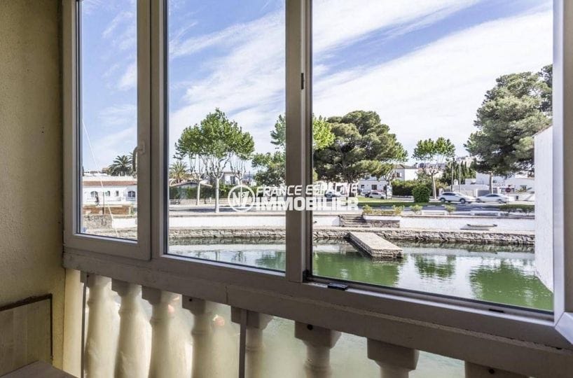 immobilier empuria brava: villa ref.3834, vue sur le canal depuis la terrasse véranda
